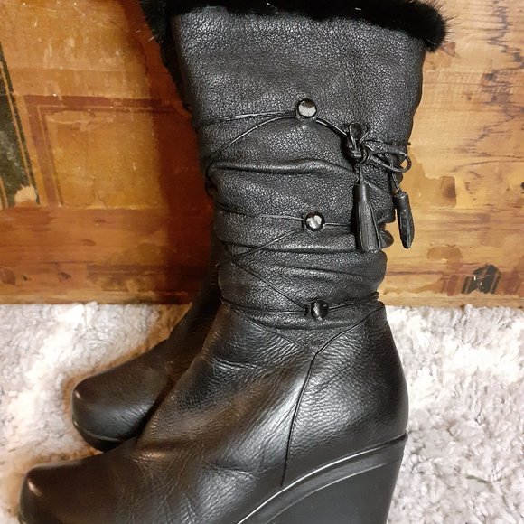 Gotti Leather Wedge Fur Trim Lace Up Tassel Boots 8.5 - Picture 5 of 11